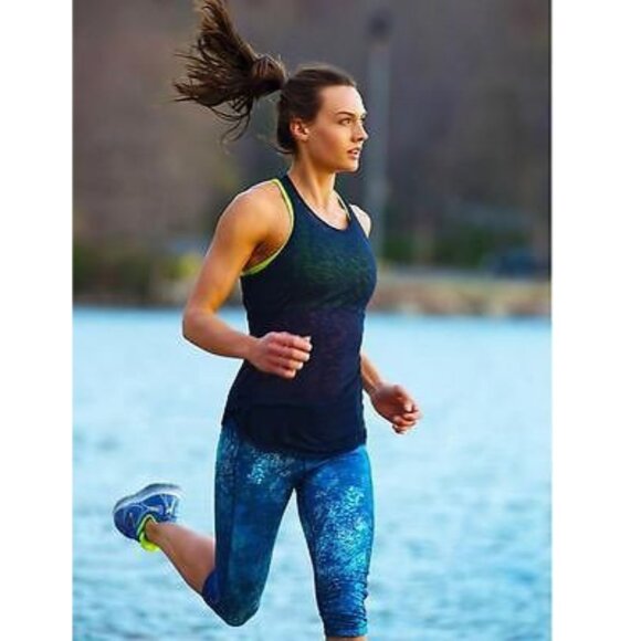 Athleta Splatter Be Free Knicker Capri Yoga Athletic Active Leggings XS VGC - Picture 9 of 11